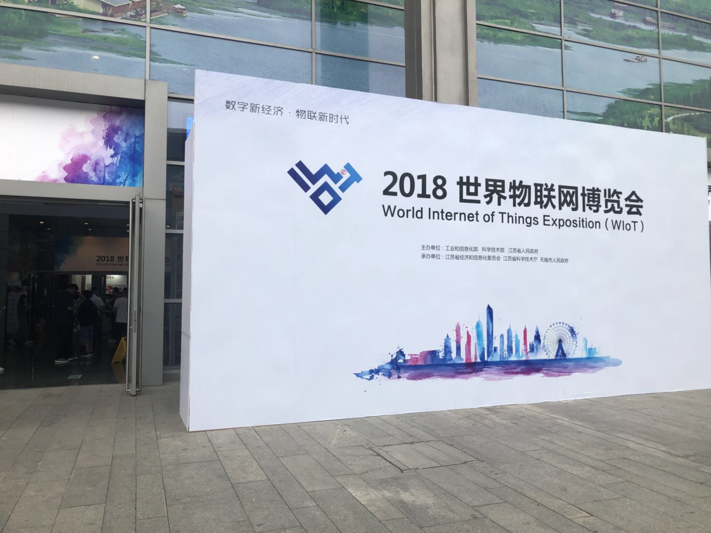 1586267365174236 NG28-不凡成就非凡,相信品牌的力量